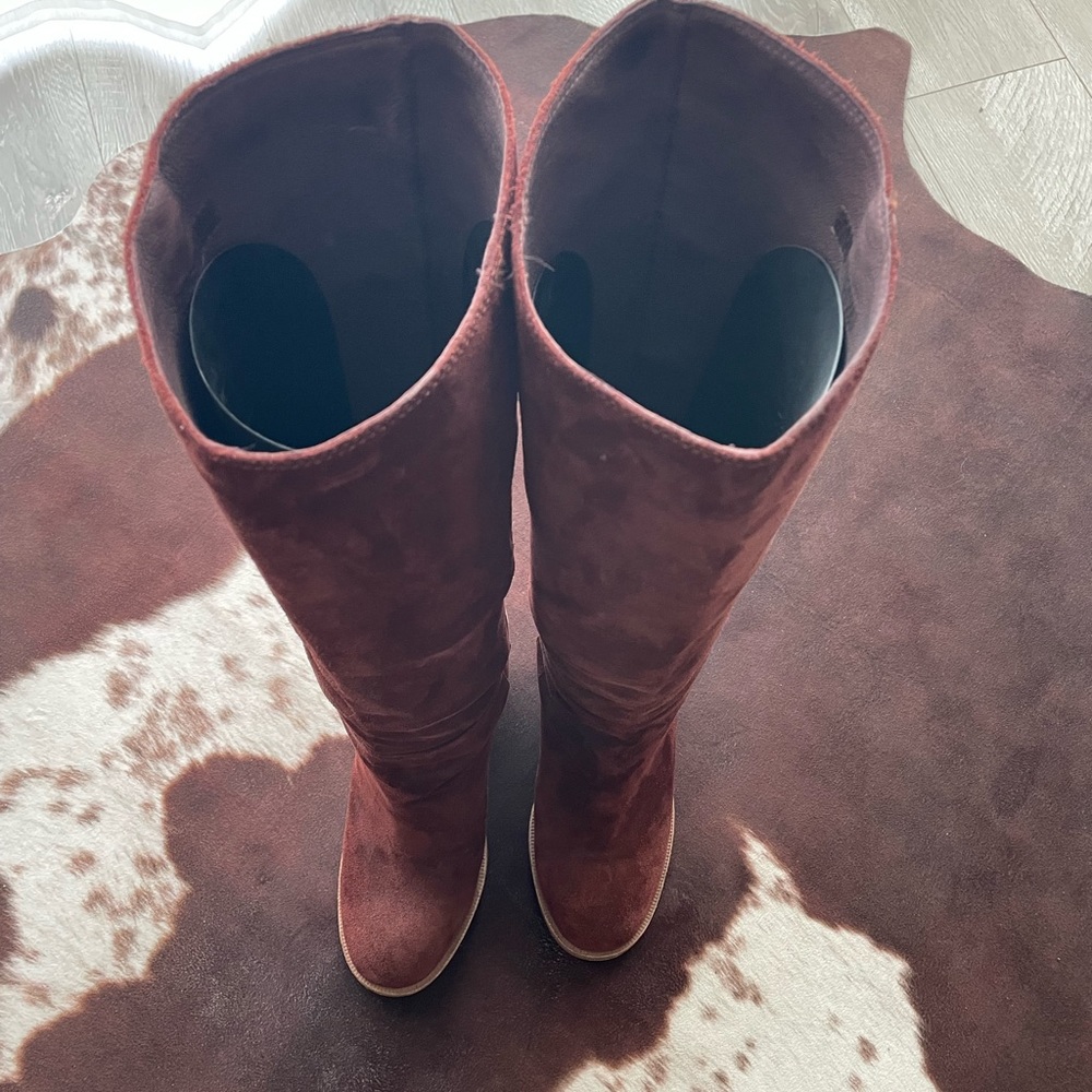 Maroon Ugg boots - Picture 3 of 10